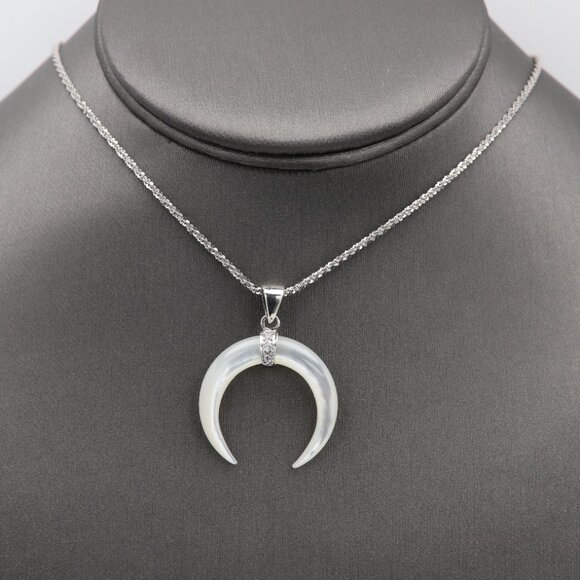 Bull Horn Moon crescent mother of pearl sterling silver pendant - Picture 5 of 5